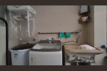 Casa à venda com 3 quartos, 130m² em Parque Maria Domitila, São Paulo