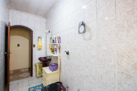 Casa à venda com 250m², 3 quartos e 6 vagas Casa à venda com 250m², 3 quartos e 6 vagasBanheiro social 1
