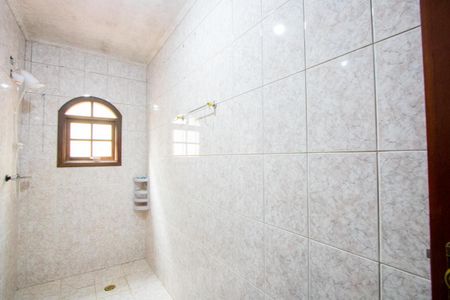 Casa à venda com 250m², 3 quartos e 6 vagas Casa à venda com 250m², 3 quartos e 6 vagasBanheiro social 1