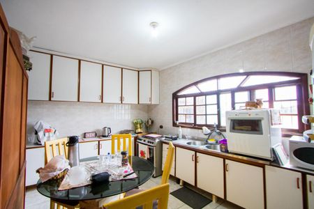 Casa à venda com 250m², 3 quartos e 6 vagas Casa à venda com 250m², 3 quartos e 6 vagasCozinha