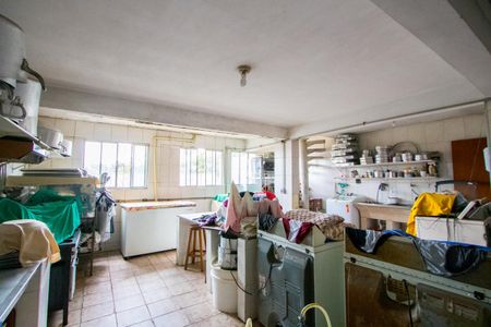 Casa à venda com 250m², 3 quartos e 6 vagas Casa à venda com 250m², 3 quartos e 6 vagasÁrea de serviço
