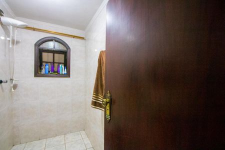 Casa à venda com 250m², 3 quartos e 6 vagas Casa à venda com 250m², 3 quartos e 6 vagasBanheiro social 2