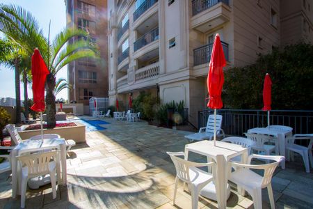 Apartamento à venda com 97m², 3 quartos e 2 vagas Apartamento à venda com 97m², 3 quartos e 2 vagasÁrea comum - Piscina