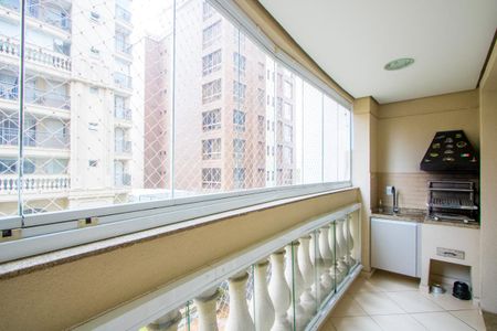 Apartamento à venda com 97m², 3 quartos e 2 vagas Apartamento à venda com 97m², 3 quartos e 2 vagasVaranda gourmet