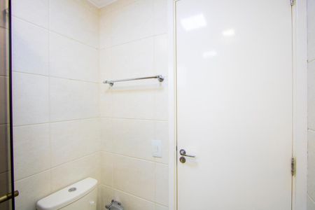 Apartamento à venda com 97m², 3 quartos e 2 vagas Apartamento à venda com 97m², 3 quartos e 2 vagasBanheiro social