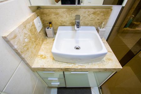 Apartamento à venda com 97m², 3 quartos e 2 vagas Apartamento à venda com 97m², 3 quartos e 2 vagasBanheiro social