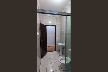 Casa à venda com 200m², 3 quartos e 2 vagas Casa à venda com 200m², 3 quartos e 2 vagasBanheiro