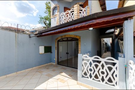 Casa à venda com 192m², 4 quartos e 4 vagas Casa à venda com 192m², 4 quartos e 4 vagasSala - Varanda