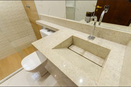 Casa à venda com 192m², 4 quartos e 4 vagas Casa à venda com 192m², 4 quartos e 4 vagasBanheiro