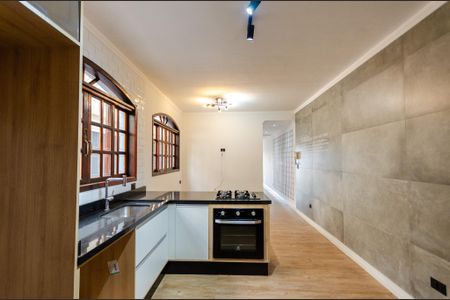 Casa à venda com 192m², 4 quartos e 4 vagas Casa à venda com 192m², 4 quartos e 4 vagasCozinha