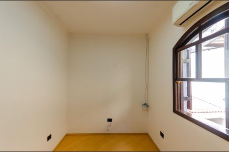 Casa à venda com 192m², 4 quartos e 4 vagas Casa à venda com 192m², 4 quartos e 4 vagasQuarto 1