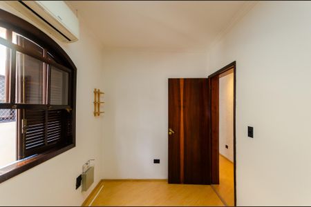Casa à venda com 192m², 4 quartos e 4 vagas Casa à venda com 192m², 4 quartos e 4 vagasQuarto 1