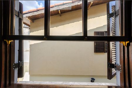 Casa à venda com 192m², 4 quartos e 4 vagas Casa à venda com 192m², 4 quartos e 4 vagasQuarto 1 - Janela