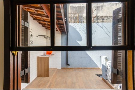 Casa à venda com 192m², 4 quartos e 4 vagas Casa à venda com 192m², 4 quartos e 4 vagasQuarto 2 - Janela