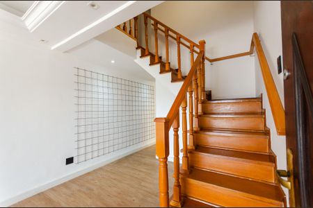 Casa à venda com 192m², 4 quartos e 4 vagas Casa à venda com 192m², 4 quartos e 4 vagasSala