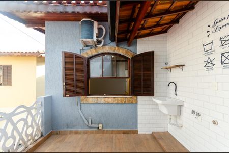 Casa à venda com 192m², 4 quartos e 4 vagas Casa à venda com 192m², 4 quartos e 4 vagasÁrea de Serviço