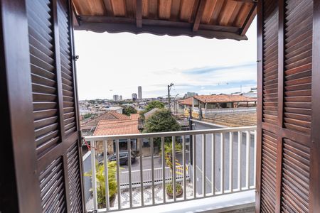 Casa à venda com 135m², 3 quartos e 2 vagas Casa à venda com 135m², 3 quartos e 2 vagasVaranda