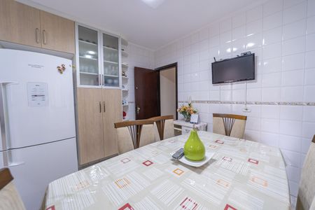 Casa à venda com 135m², 3 quartos e 2 vagas Casa à venda com 135m², 3 quartos e 2 vagasCozinha