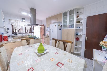 Casa à venda com 135m², 3 quartos e 2 vagas Casa à venda com 135m², 3 quartos e 2 vagasCozinha