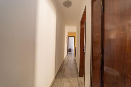 Casa à venda com 135m², 3 quartos e 2 vagas Casa à venda com 135m², 3 quartos e 2 vagasCorredor