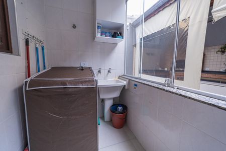 Casa à venda com 135m², 3 quartos e 2 vagas Casa à venda com 135m², 3 quartos e 2 vagasÁrea de Serviço