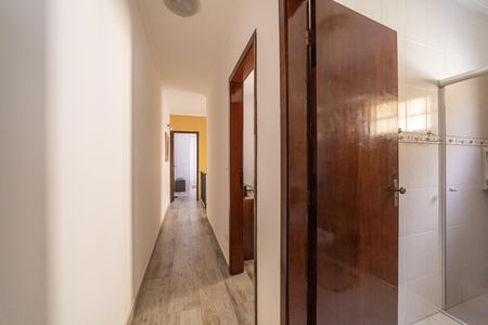Casa à venda com 135m², 3 quartos e 2 vagas Casa à venda com 135m², 3 quartos e 2 vagasCorredor