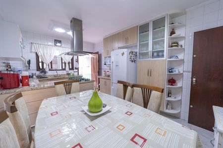 Casa à venda com 135m², 3 quartos e 2 vagas Casa à venda com 135m², 3 quartos e 2 vagasCozinha