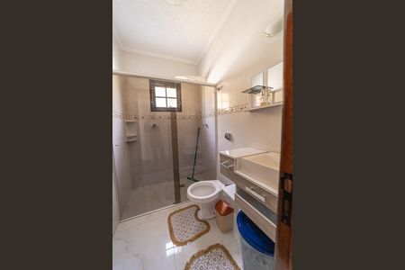 Casa à venda com 135m², 3 quartos e 2 vagas Casa à venda com 135m², 3 quartos e 2 vagasBanheiro Social