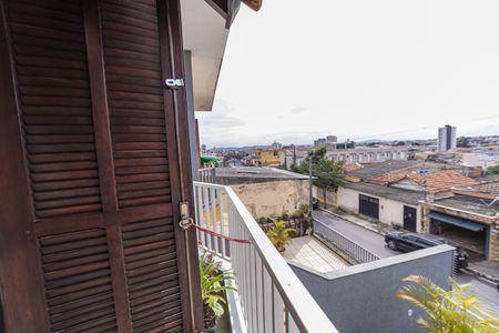 Casa à venda com 135m², 3 quartos e 2 vagas Casa à venda com 135m², 3 quartos e 2 vagasVaranda