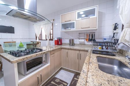 Casa à venda com 135m², 3 quartos e 2 vagas Casa à venda com 135m², 3 quartos e 2 vagasCozinha