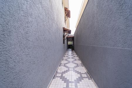 Casa à venda com 135m², 3 quartos e 2 vagas Casa à venda com 135m², 3 quartos e 2 vagasCorredor
