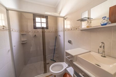 Casa à venda com 135m², 3 quartos e 2 vagas Casa à venda com 135m², 3 quartos e 2 vagasBanheiro Social