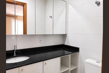 Banheiro  de casa para alugar com 2 quartos, 55m² em Jardim Betânia, Cachoeirinha