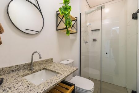 Banheiro de apartamento para alugar com 1 quarto, 40m² em Empresarial 18 do Forte, Barueri