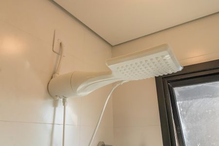 Banheiro de apartamento para alugar com 1 quarto, 47m² em Empresarial 18 do Forte, Barueri
