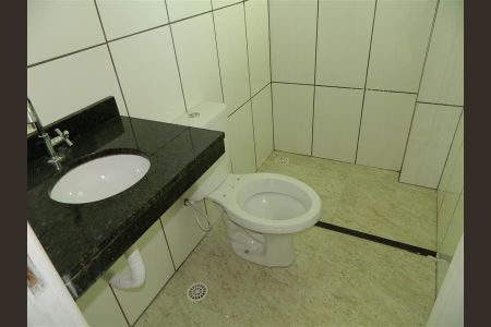 Banheiro de apartamento para alugar com 1 quarto, 30m² em Vila Divina Pastora, São Paulo