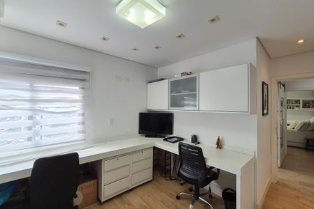 Apartamento à venda com 150m², 4 quartos e 3 vagasQuarto 2