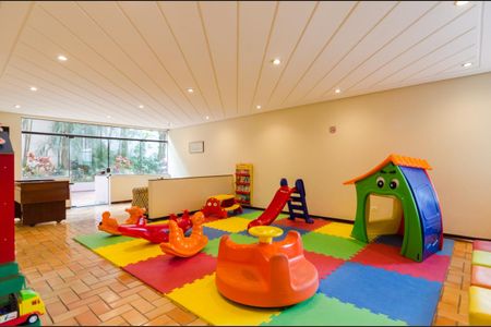 Apartamento à venda com 150m², 4 quartos e 3 vagasÁrea comum - Playground
