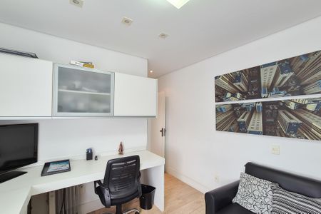 Apartamento à venda com 150m², 4 quartos e 3 vagasQuarto 2