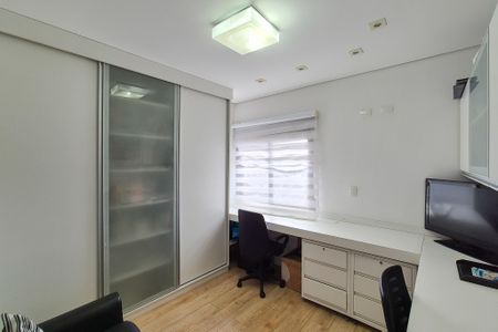 Apartamento à venda com 150m², 4 quartos e 3 vagasQuarto 2