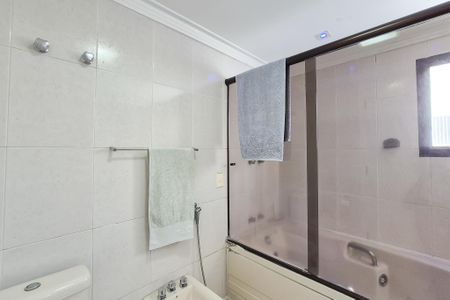 Apartamento à venda com 150m², 4 quartos e 3 vagasBanheiro da Suíte 1