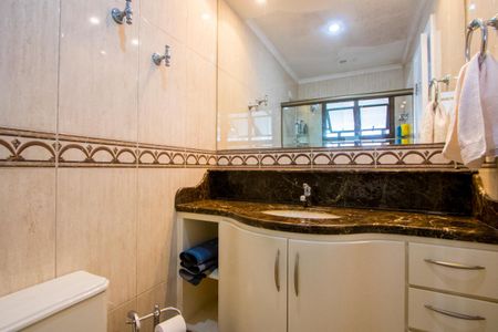 Apartamento à venda com 139m², 4 quartos e 2 vagasBanheiro social