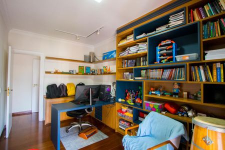 Apartamento à venda com 139m², 4 quartos e 2 vagasQuarto 4