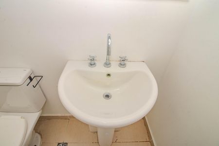 Apartamento à venda com 76m², 3 quartos e 1 vaga Apartamento à venda com 76m², 3 quartos e 1 vagaBanheiro da Suíte