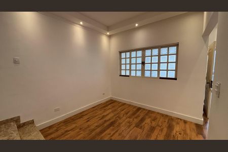 Sala de casa de condomínio para alugar com 2 quartos, 100m² em Jardim das Industrias, Jacareí