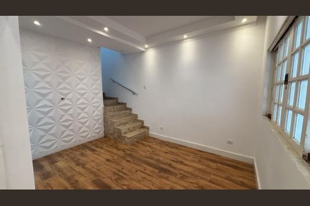 Sala de casa de condomínio para alugar com 2 quartos, 100m² em Jardim das Industrias, Jacareí