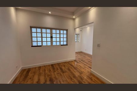 Sala de casa de condomínio para alugar com 2 quartos, 100m² em Jardim das Industrias, Jacareí
