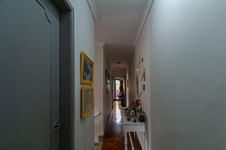 Casa à venda com 183m², 3 quartos e 2 vagas Casa à venda com 183m², 3 quartos e 2 vagasCorredor