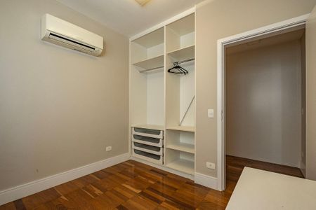 Apartamento para alugar com 189m², 3 quartos e 2 vagas Apartamento para alugar com 189m², 3 quartos e 2 vagasQuarto 2
