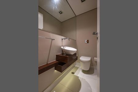 Apartamento para alugar com 189m², 3 quartos e 2 vagas Apartamento para alugar com 189m², 3 quartos e 2 vagasLavabo